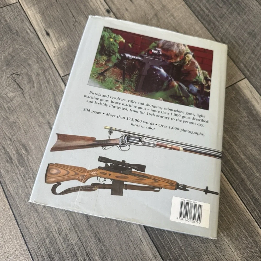 The Illustrated Directory of Guns:‎ A Collector's Guide Over 2000 Firearms 2007